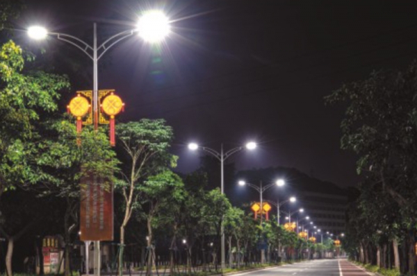 市政(zheng)道(dao)路照明亮化